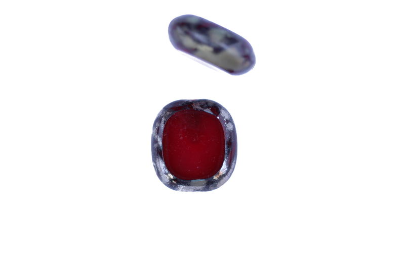 Perle en verre retangulaire - rouge foncé moucheté vert brun x 4