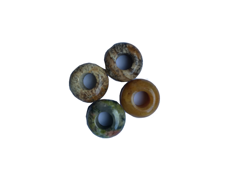 Différentes pierres naturelles trou de 5 mm - par 4