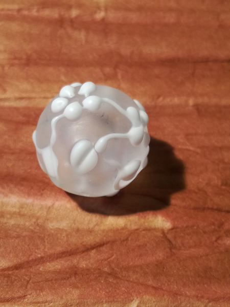 Perle en verre d'artisan ronde - blanc transparant et blanc - fleurs