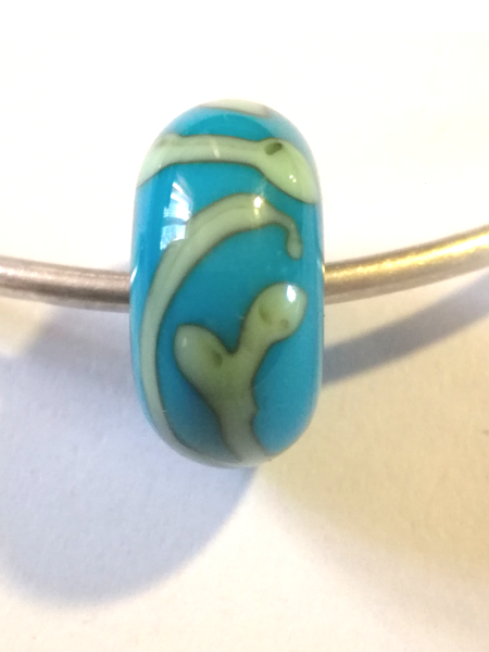 Perle en verre d'artisan ronde - bleu turquoise - vert d'eau