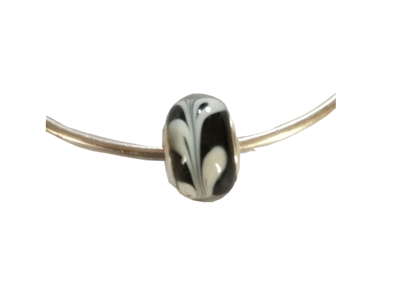 Perle en verre artisanale de Murano- roue - noir et blanc - sertie argent 925
