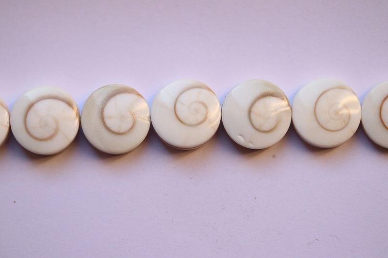 Perle en pierre naturelle - oeil de Sainte Lucie - 15 mm