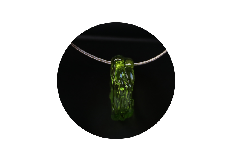 Pendentif en verre vert