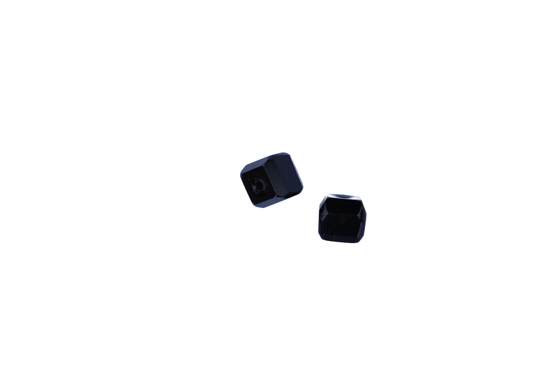 Perle en verre carrée à facette - noir x 10