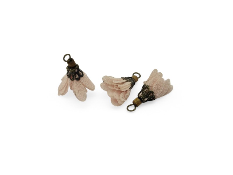 Pendentif fleur tissu rose avec anneau d'attache