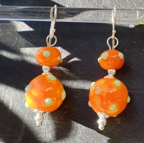 boucles d'oreille en perles d'artisan fleur orange - collection Vintage
