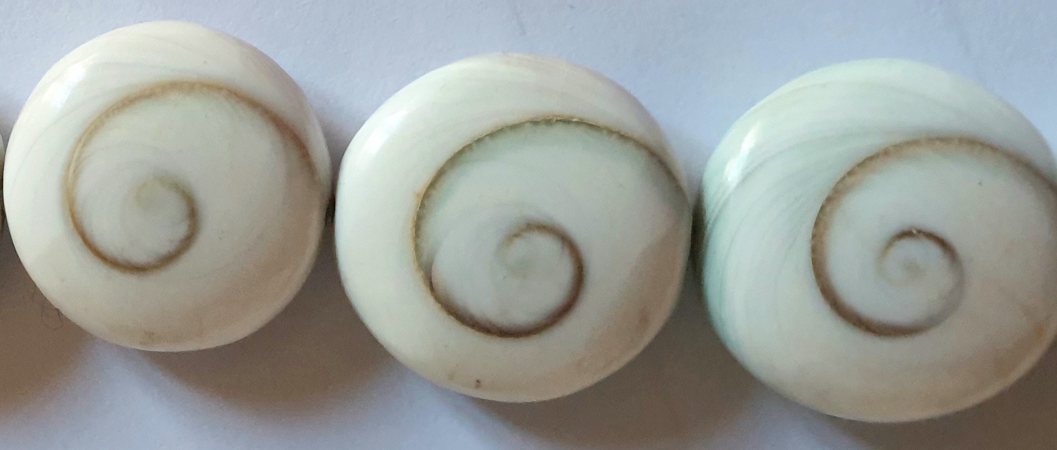Perle en pierre naturelle - oeil de Sainte Lucie
