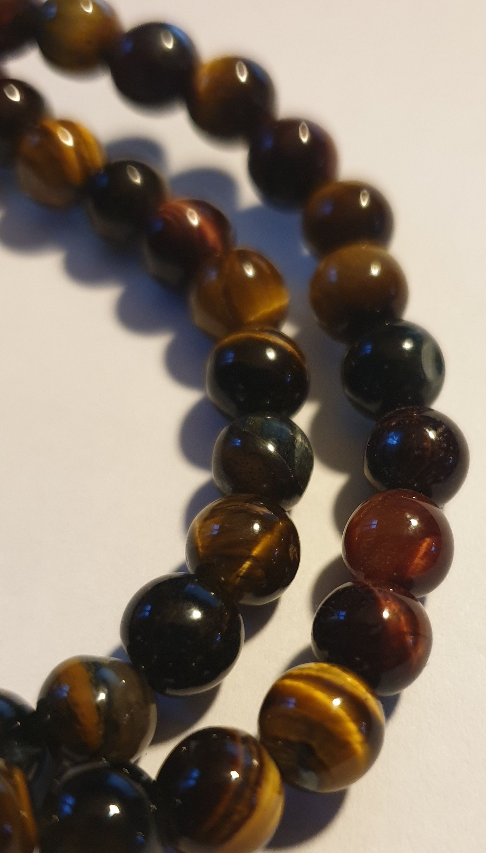 Bracelet en oeil de tigre sur fil élastique - 6mm