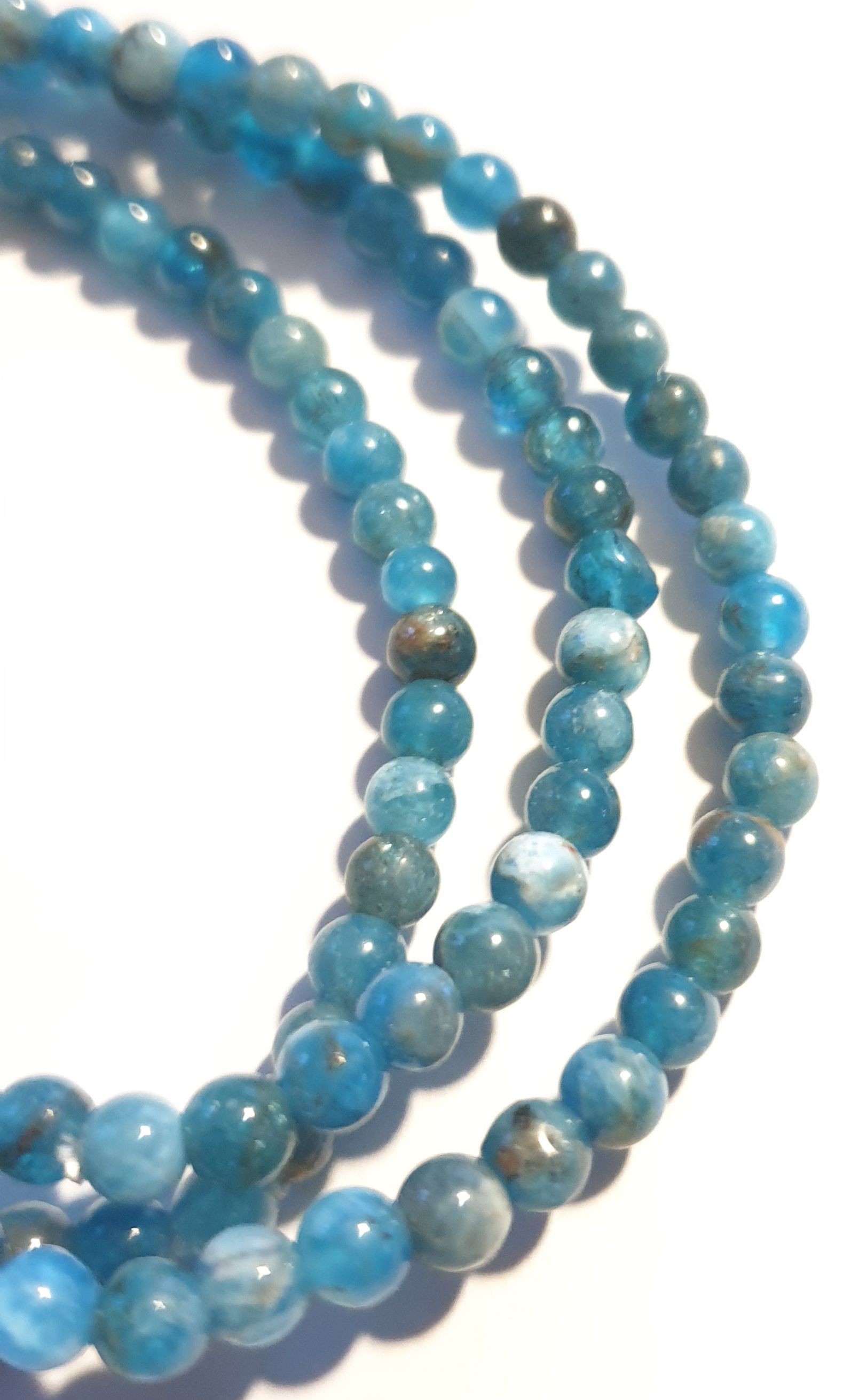 Bracelet en apatite sur fil élastique - 4mm