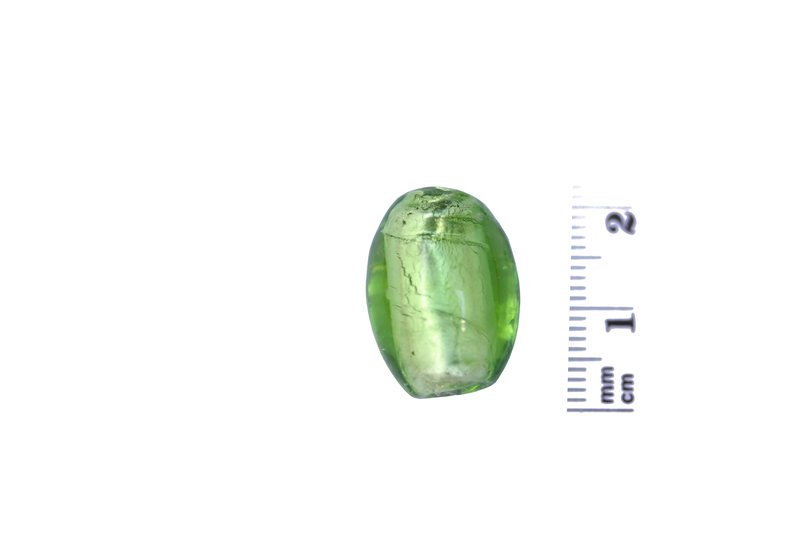 Perle en verre ovale - vert pomme -feuille d'argent