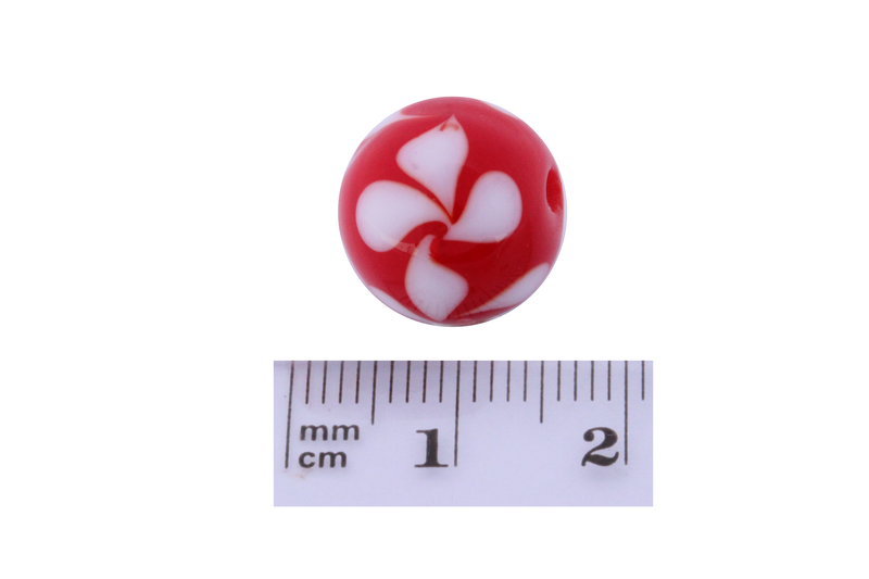 Perle en verre d'artisan -ronde - rouge spirale blanche