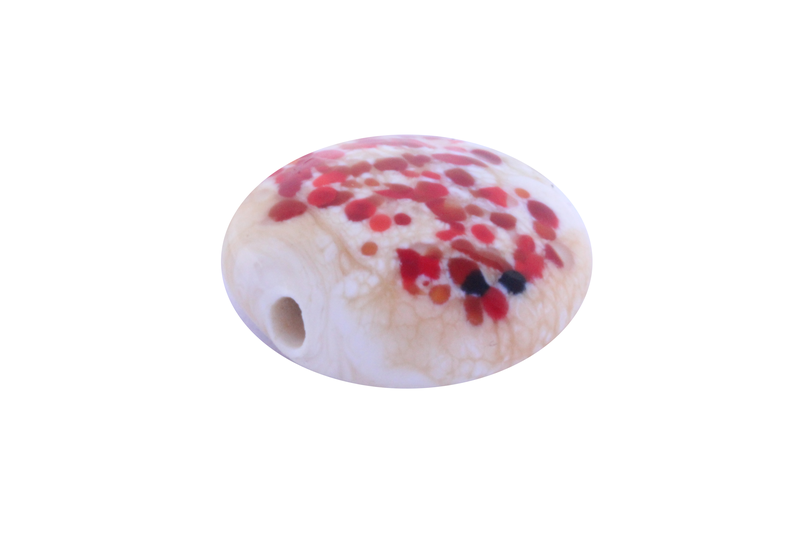Perle en verre d'artisan -ronde en forme de roue - blanc crème- nuages de rouge et brun