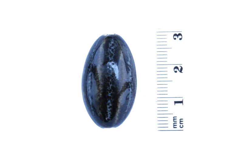 Perle en céramique - ovale - noir - ligné gris