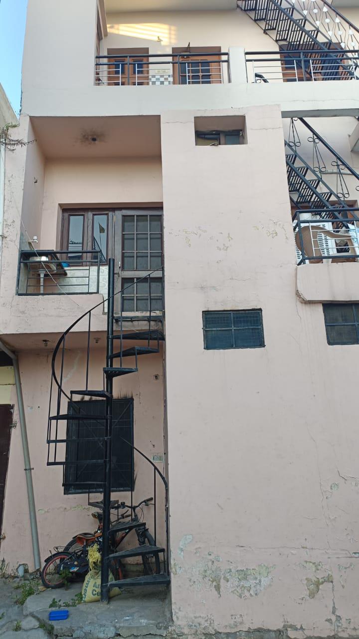 1 Room with Kitchen Semi Furnished House