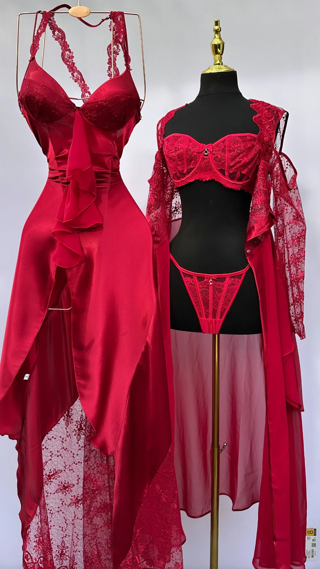 Elira Crimson Lace Lingerie Set