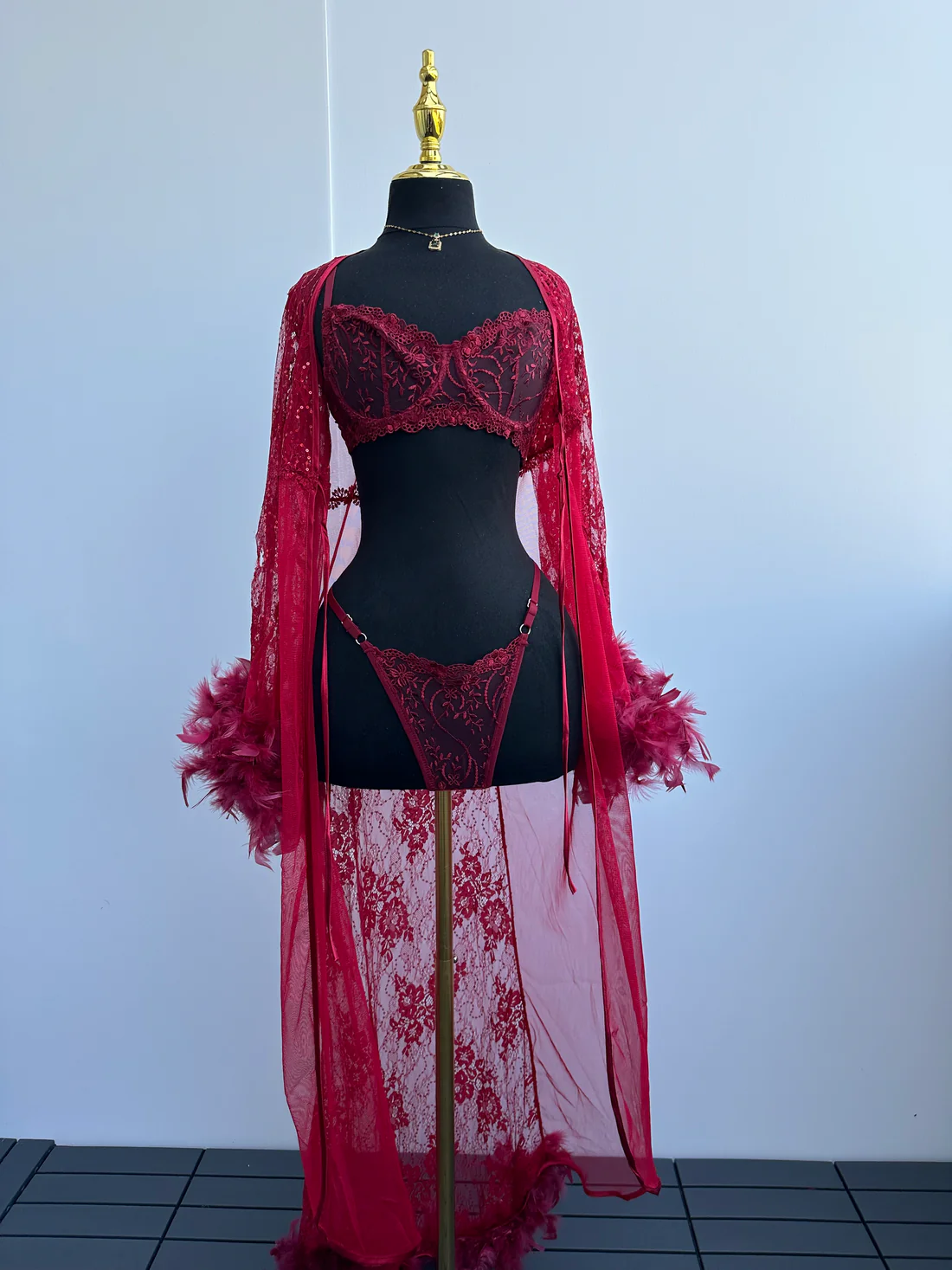 Scarlet set