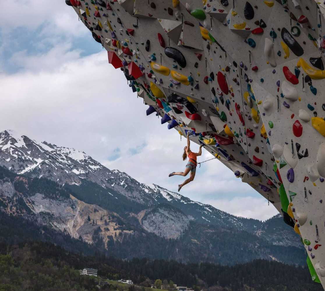 Social bouldering/climbing session