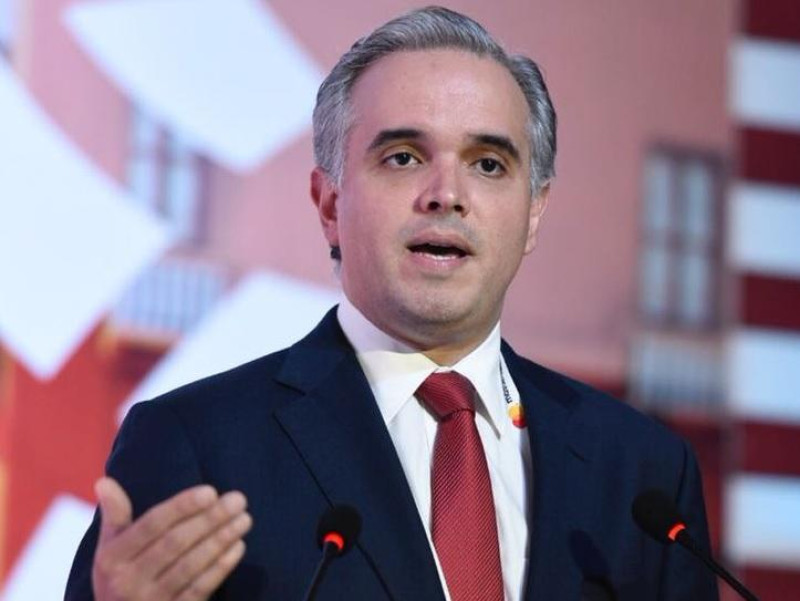 Atención en el aula: De Camps propone reglamento para regular dispositivos móviles en escuelas