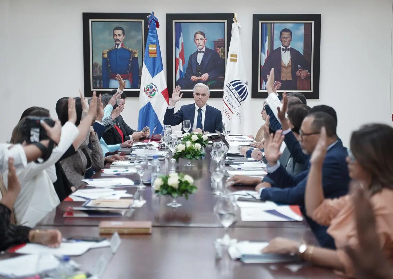 De Camps lidera estrategia digital: IA y pensamiento computacional llegan a las aulas en septiembre.