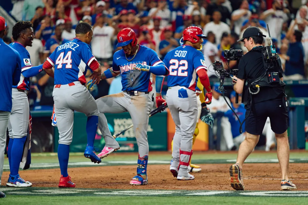 ¡Invictos y a Cuartos! República Dominicana castiga a Venezuela y cita a Corea en Miami