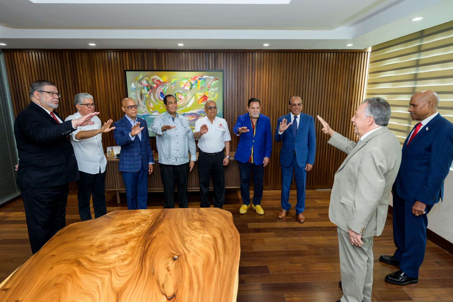 Empresariado de Santiago asume el rescate de la Cruz Roja.