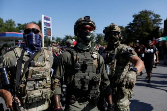 Caos en aeropuertos de EE. UU.: Trump ordena despliegue de ICE ante crisis salarial y renuncias masivas.