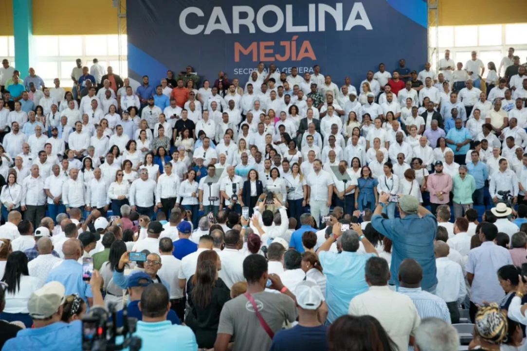 Carolina Mejía exhibe músculo político: Masivo respaldo a sus aspiraciones presidenciales para 2028.