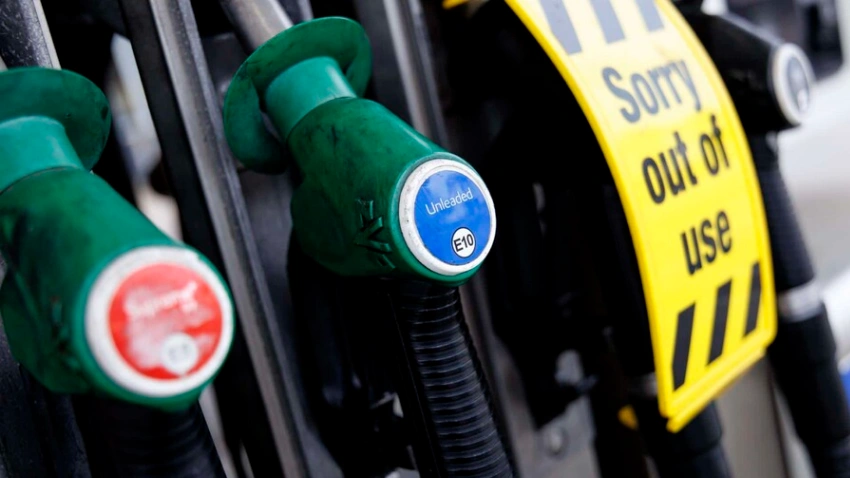 Lunes negro en Asia: Pánico bursátil y petróleo al límite por ultimátum de Trump a Irán.