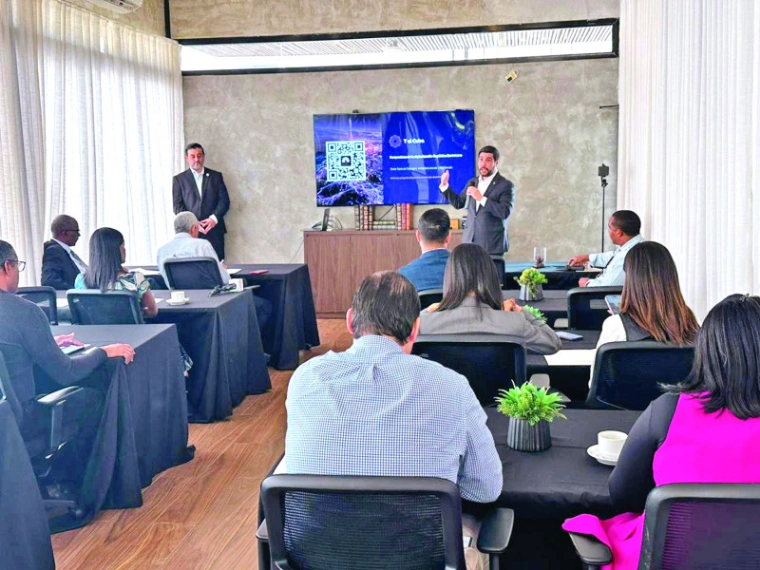 Mipymes dominicanas atrapadas en el "feudalismo digital": El riesgo de ser consumidores y no productores.