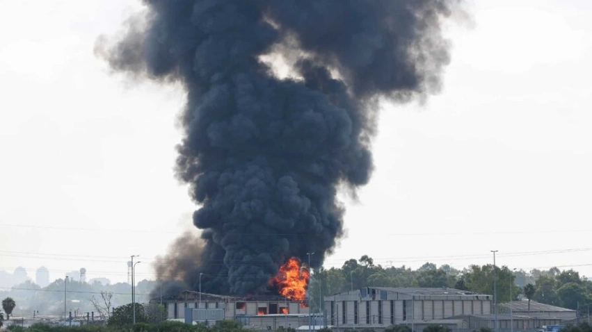 EE. UU. e Israel bombardean complejos nucleares en Irán.