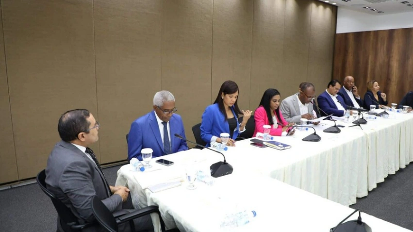 Reforma laboral incluirá licencia por muerte de hermanos en República Dominicana