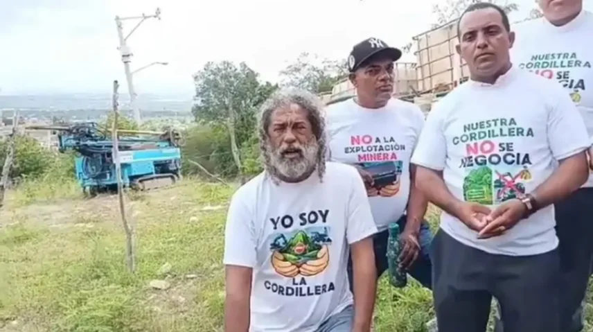 Comunidad de Jacagua y Sacerdotes paraliza trabajos ante sospechas de exploración minera.