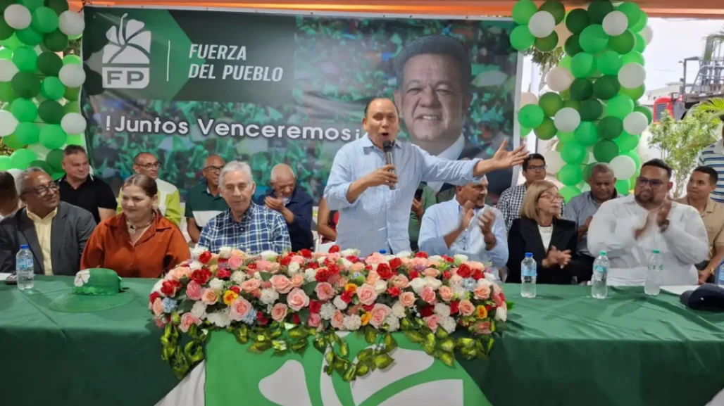 Fuerza del Pueblo arrecia críticas contra el gasto público y juramenta exdirigentes oficialistas en Mao