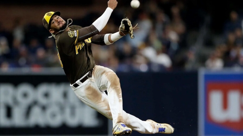 Fernando Tatis Jr. brilla en la intermedia y abre un nuevo abanico para los Padres