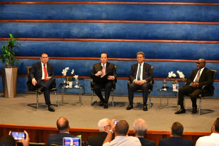 "Leonel advierte al Gobierno: El sacrificio ante la crisis externa debe recaer en el Estado, no en el pueblo"