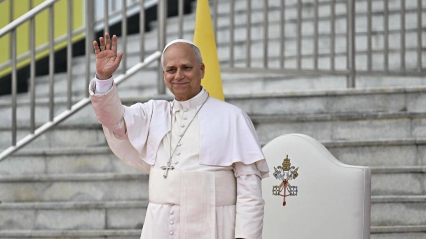 El Papa concluye su periplo africano con un llamado a la libertad frente a los regímenes autoritarios