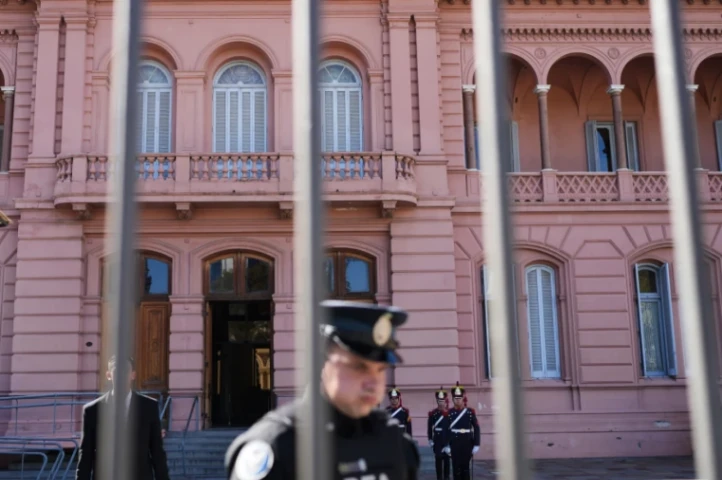 Milei clausura sala de prensa en la Casa Rosada bajo acusaciones de "espionaje"