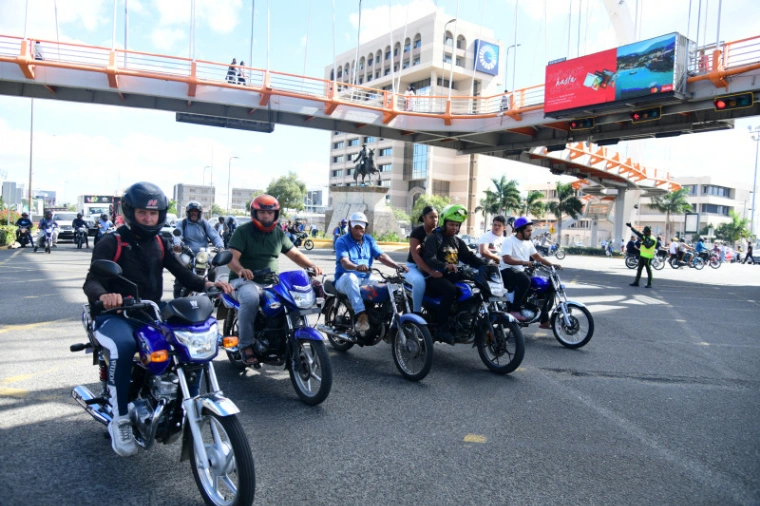 Mario Díaz pide prohibir por tiempo indefinido la importación de motocicletas en RD