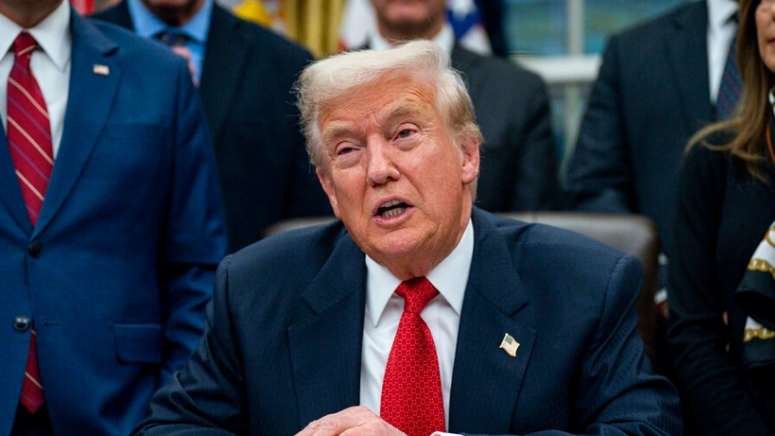 Trump sacude el mercado automotriz: Impone aranceles del 25 % a vehículos de la Unión Europea