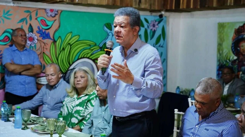 Leonel Fernández tilda de "tramposo" al PRM y denuncia desvío de fondos de Aerodom para fines electorales