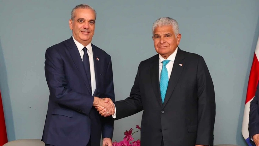 El presidente Abinader regresa al país tras gira estratégica centrada en hidrocarburos y zonas francas