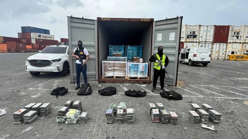Mafias camuflan 120 paquetes de cocaína en cargamento de equipos médicos