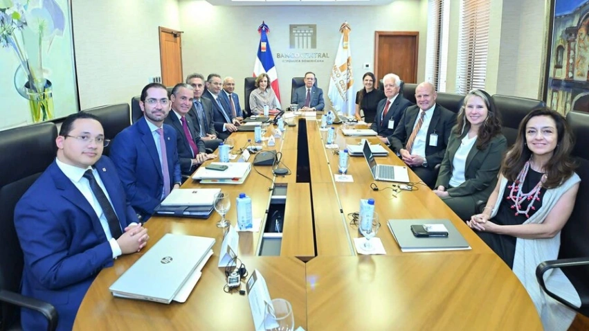 Valdez Albizu coordina con el Tesoro estadounidense reformas clave en regulación bancaria e inclusión financiera