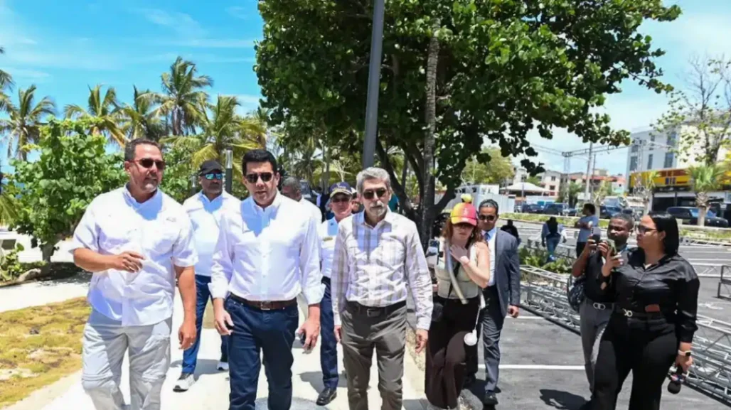 Abinader inaugura la segunda etapa del malecón de Santo Domingo Este con inversión de RD$314 millones
