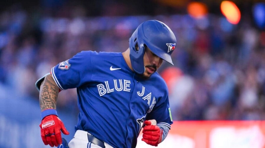 Victoria por la mínima: Piñango sella el triunfo de los Azulejos sobre los Orioles con un boleto crucial