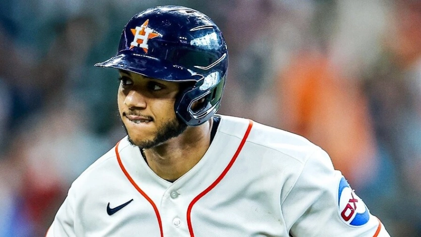 Con aporte clave de Jeremy Peña, Houston castiga a Milwaukee 9-2 y mantiene su racha ganadora
