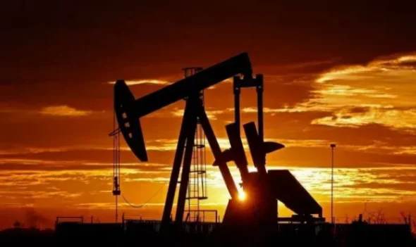 Alivio a la inflación: El precio del petróleo intermedio de Texas cae un 3.48 % y da un respiro a la economía dominicana