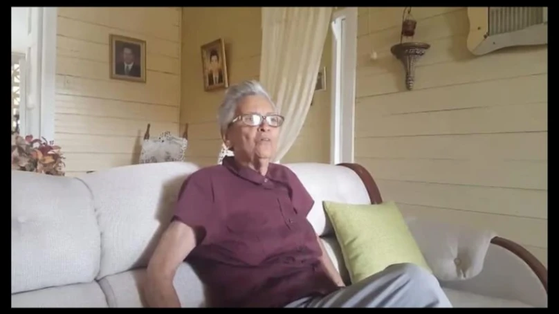 Un video viral de Alex Bueno interpretando su clásico éxito con su madre destaca la unión familiar del artista