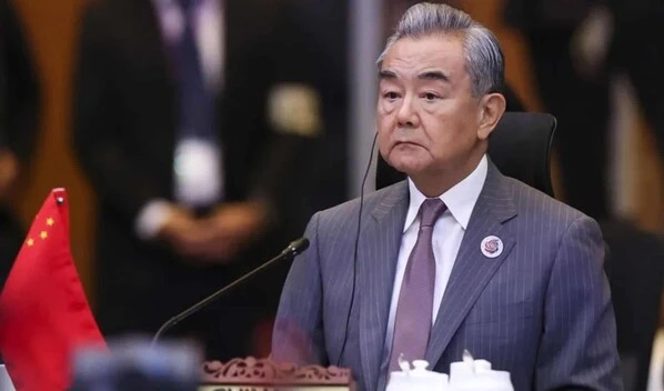 El canciller chino Wang Yi defiende la soberanía de Irán y pide continuidad en los diálogos de paz con EE. UU.