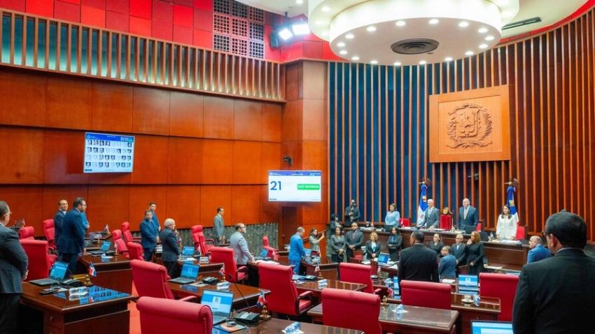 El Congreso convierte en ley las modificaciones a la gestión de residuos con tarifas de hasta 2.2 millones y la prohibición del "foam"